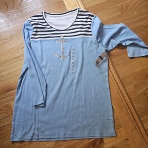 New with tags, womens Kim Roger's top